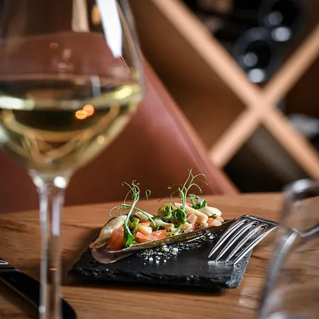 Domaine De Suzel & Hotel 4*