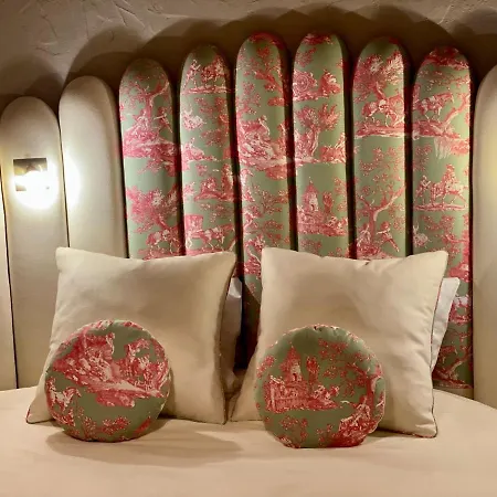 Hotel Domaine De Suzel 4*